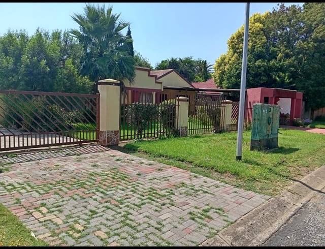 2 BEDROOM HOUSE FOR SALE IN FALCON RIDGE